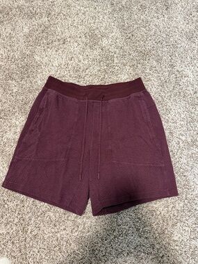 lululemon At Ease Men's Drawstring Athletic Shorts in Burgundy